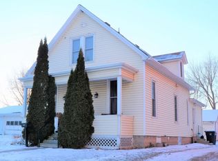 305 N Madison St, Chilton, WI 53014