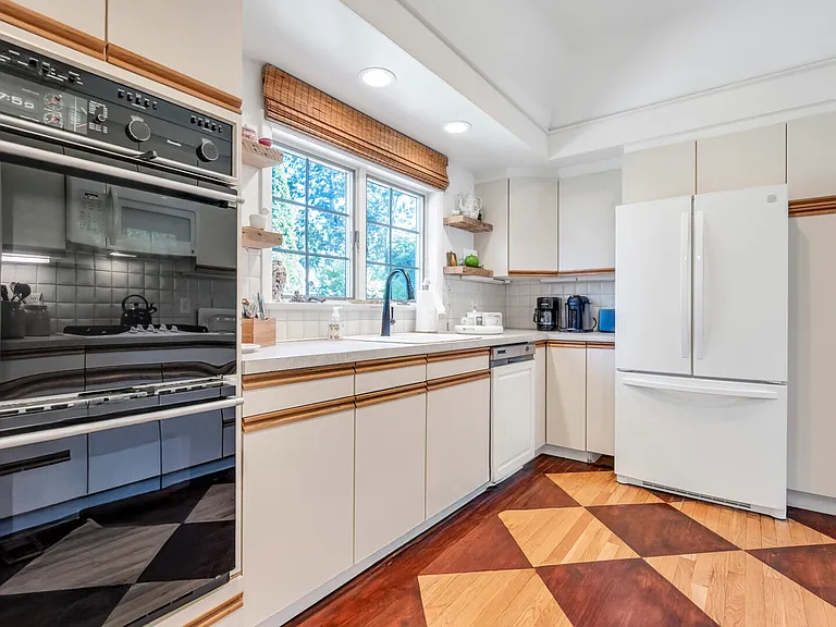 306 Montauk Hwy — Photo 15
