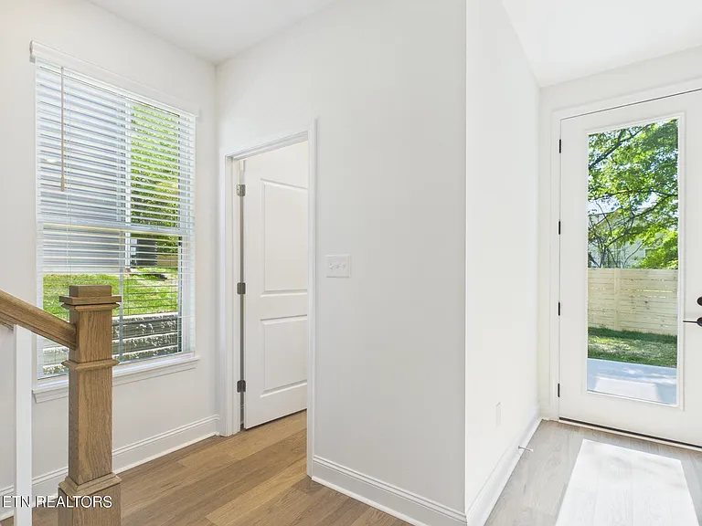 1729 Lateglow Way — Photo 19