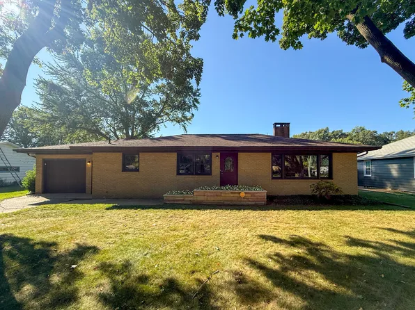 364 August Dr, Benton Harbor, MI 49022