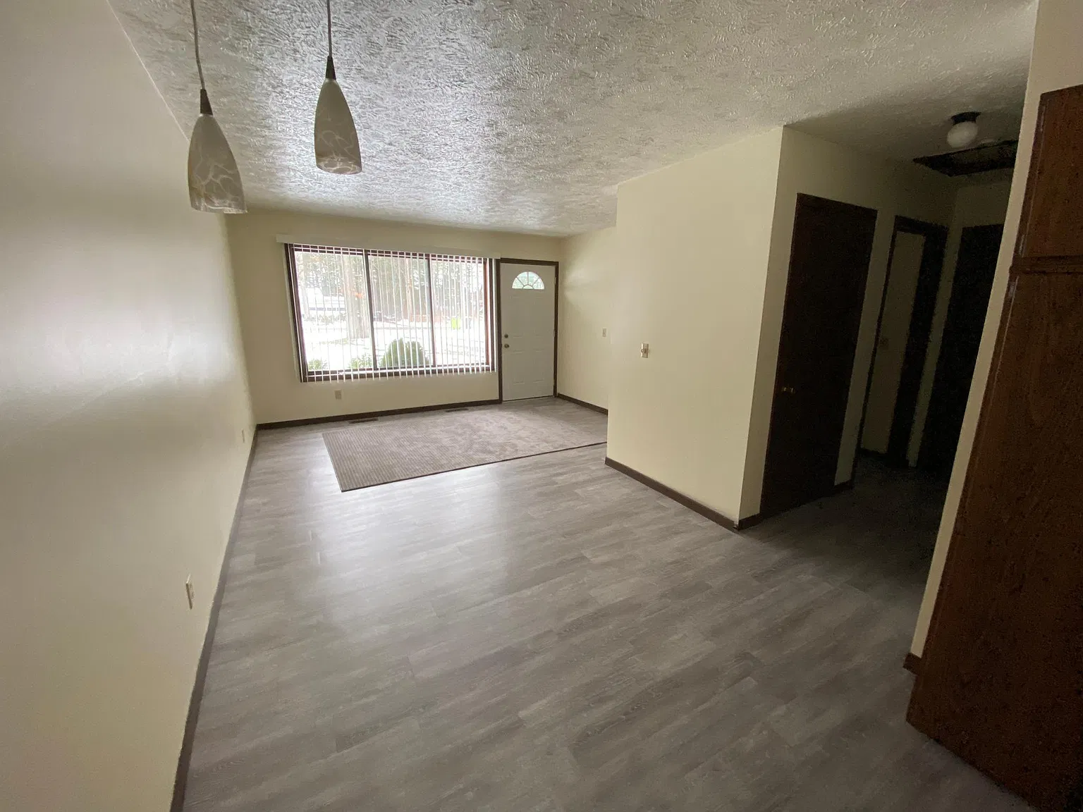 2 bed, 730 sqft, $1,575 — Photo 2