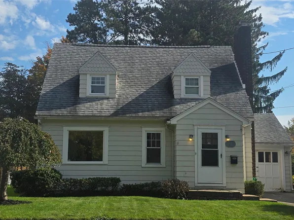 8 Edgecomb Rd, Binghamton, NY 13905