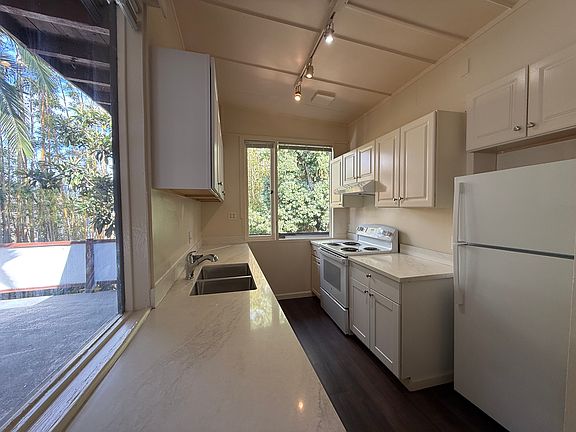 5th image of 30 Bayview Rd