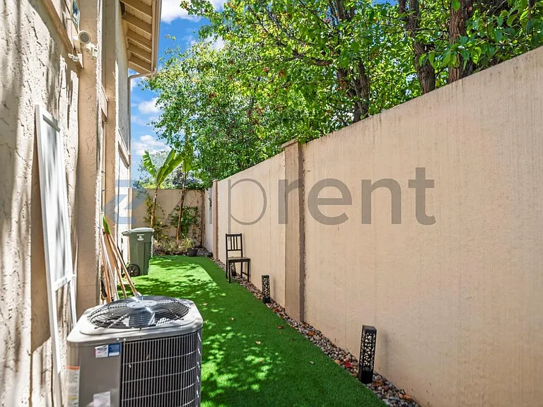 11030 Firethorne Dr — Photo 26