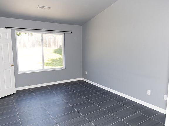 5th image of 1671 Glenn Abbey Dr