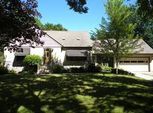 2204 Payne Ave, Saint Paul, MN 55117