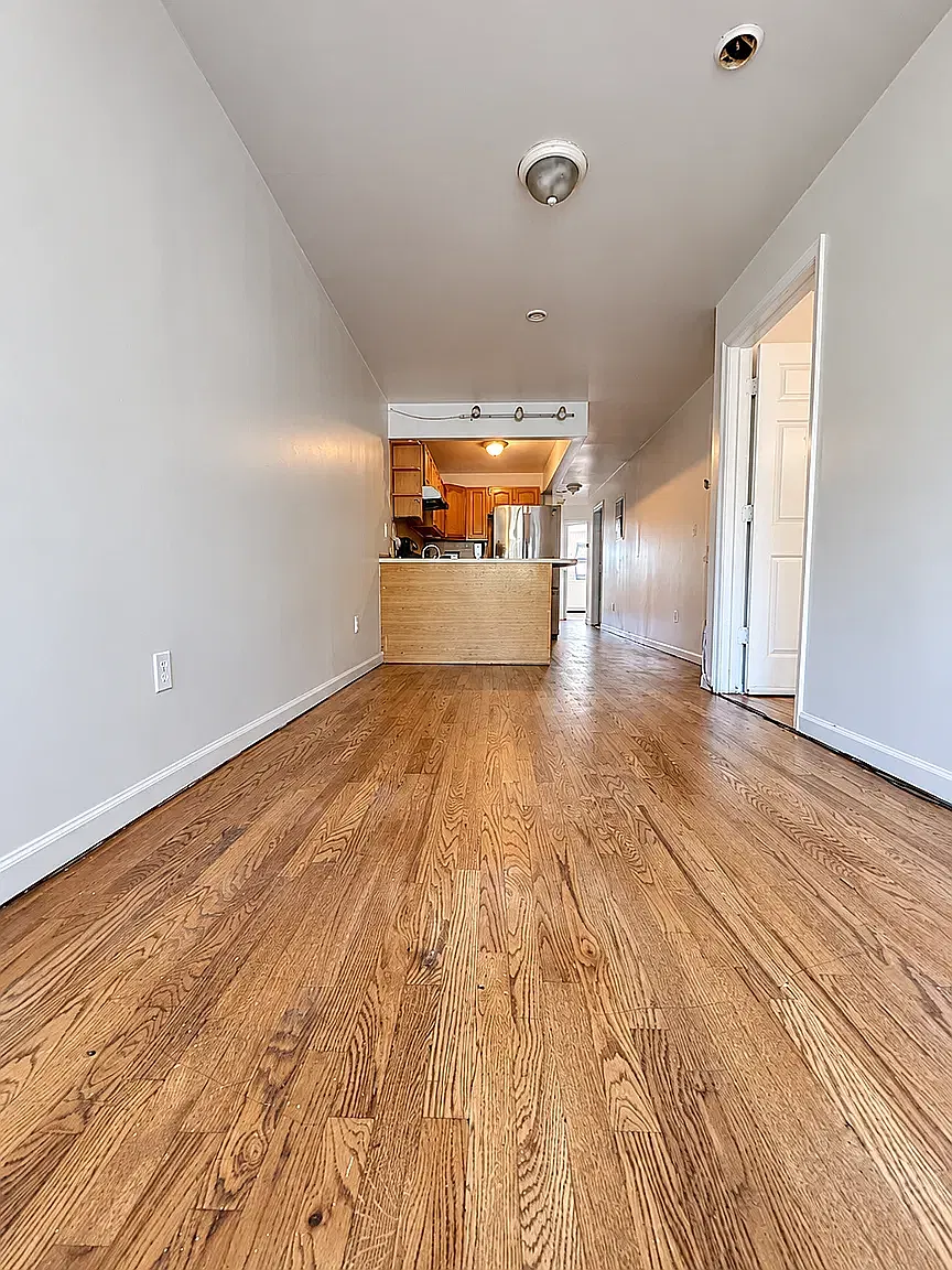 972 Gates Avenue — Photo 1