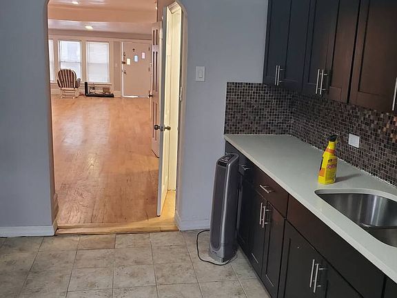 4th image of 2283 E 14th St
