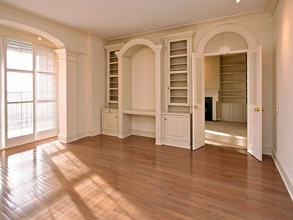 5th image of 1 Towers Park Ln APT 916