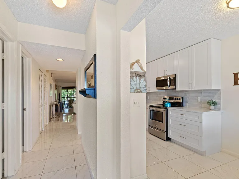 5380 Cedar Lake Dr #304 — Photo 9
