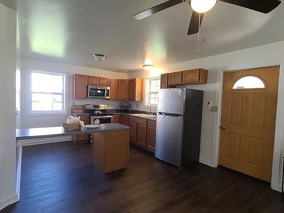 Living Room/Kitchen