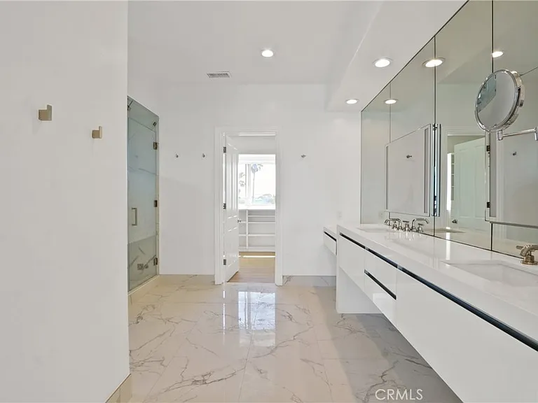7908 W 81st St — Photo 38