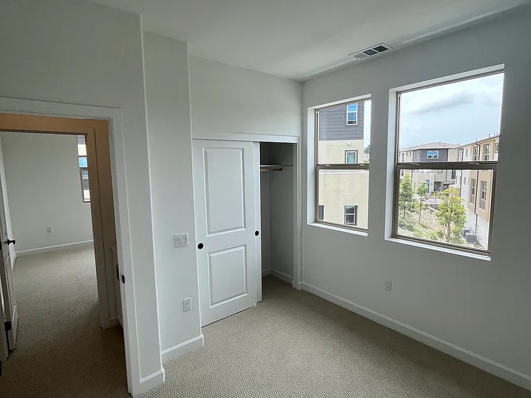 316 Honeysuckle Way — Photo 2