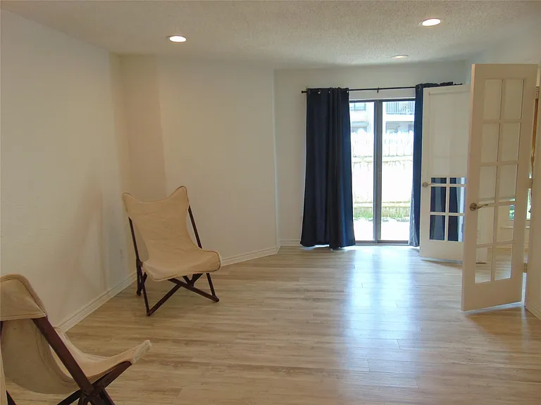 3220 69th St #G1 — Photo 3