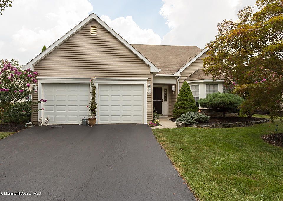1st image of 5 Wellington Ln