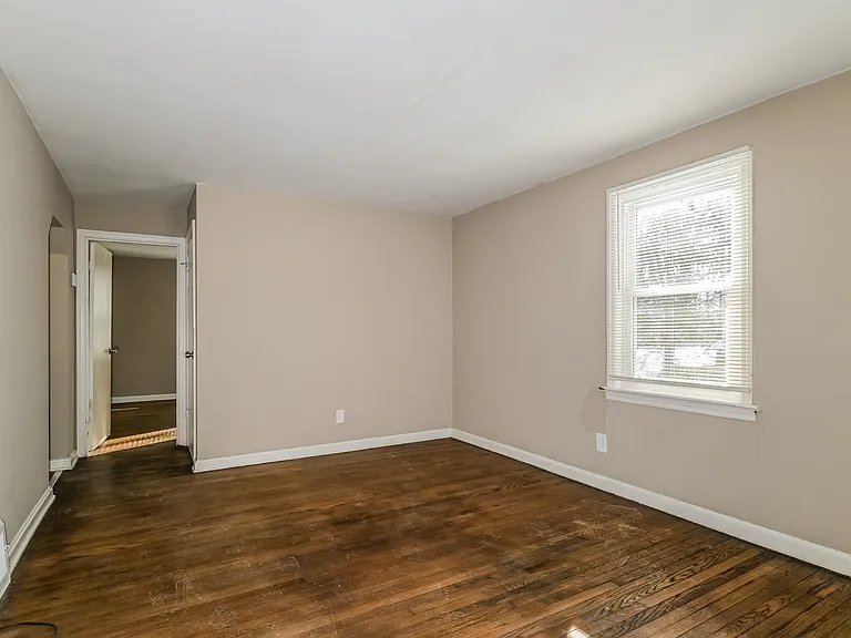 2214 Huntington Ave — Photo 12