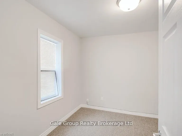 519 Dundas St #3 — Photo 5