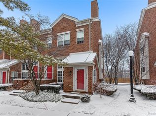 1524 Maryland Club Dr #1, Royal Oak, MI