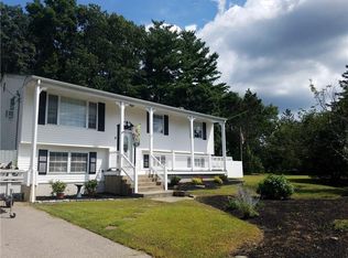 5 La Casa Dr, Coventry, RI 02816