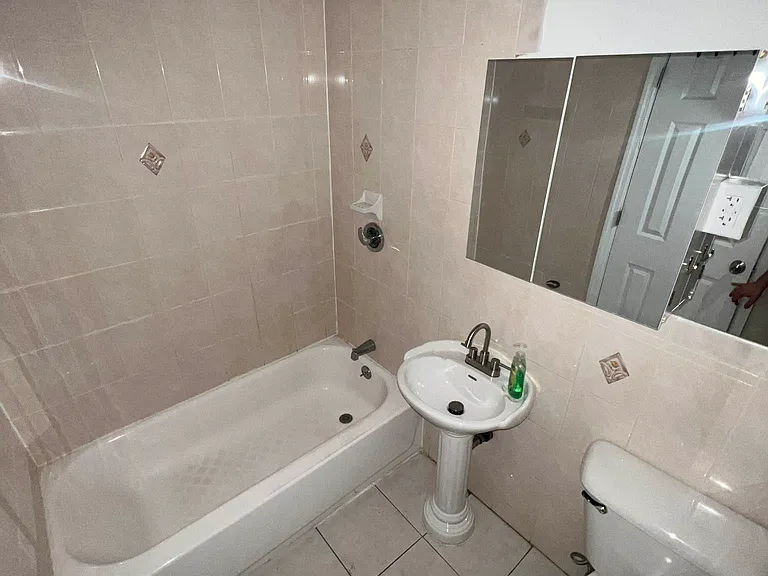 308 Ellery St #2R — Photo 7