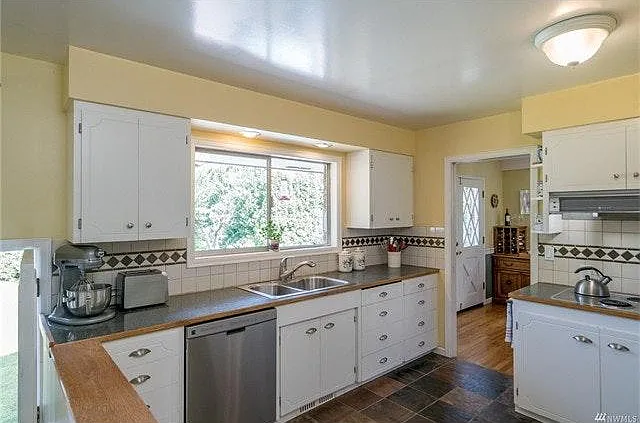 810 19th Ln W — Photo 5