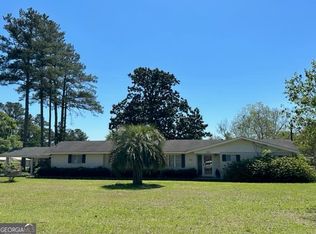 150 N Gill St, Hazlehurst, GA 31539