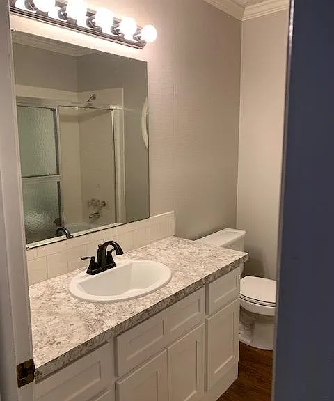 2nd bathroom