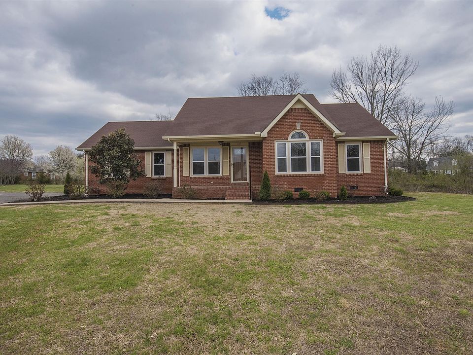 1st image of 109 Camden Ct