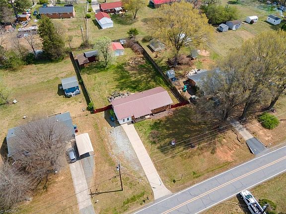 5th image of 501 Roberts Rd