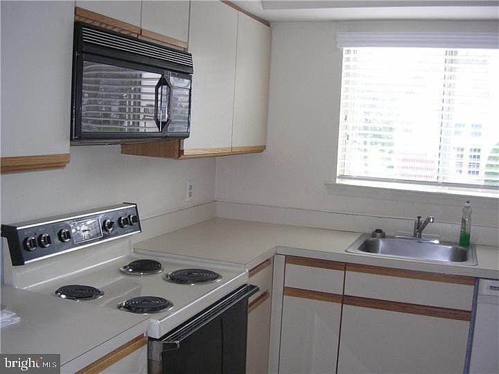 2nd image of 443 Brown Briar Cir