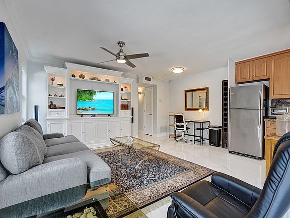 5th image of 1439 Ocean Blvd #304