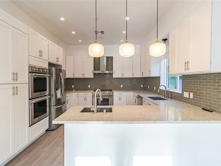 1480 S Durango Ave — Photo 16