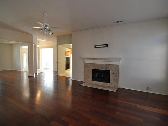3rd image of 2210 Campbellcroft Dr