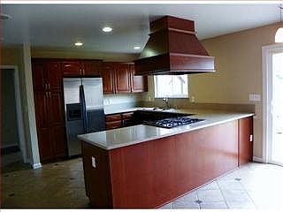 3rd image of 1541 Foxworthy Ave