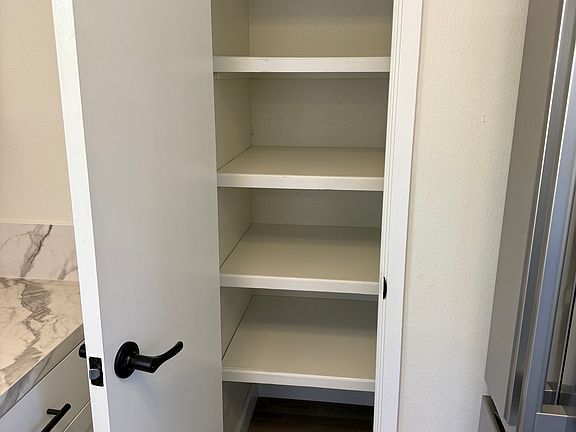5th image of 115 Olive St