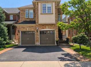 3884 Henrietta Way N, Mississauga, ON L5M 7Y4