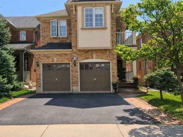 3884 Henrietta Way N, Mississauga, ON L5M 7Y4