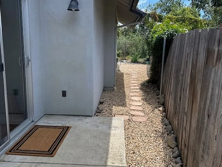 5509 Huntington Dr — Photo 12