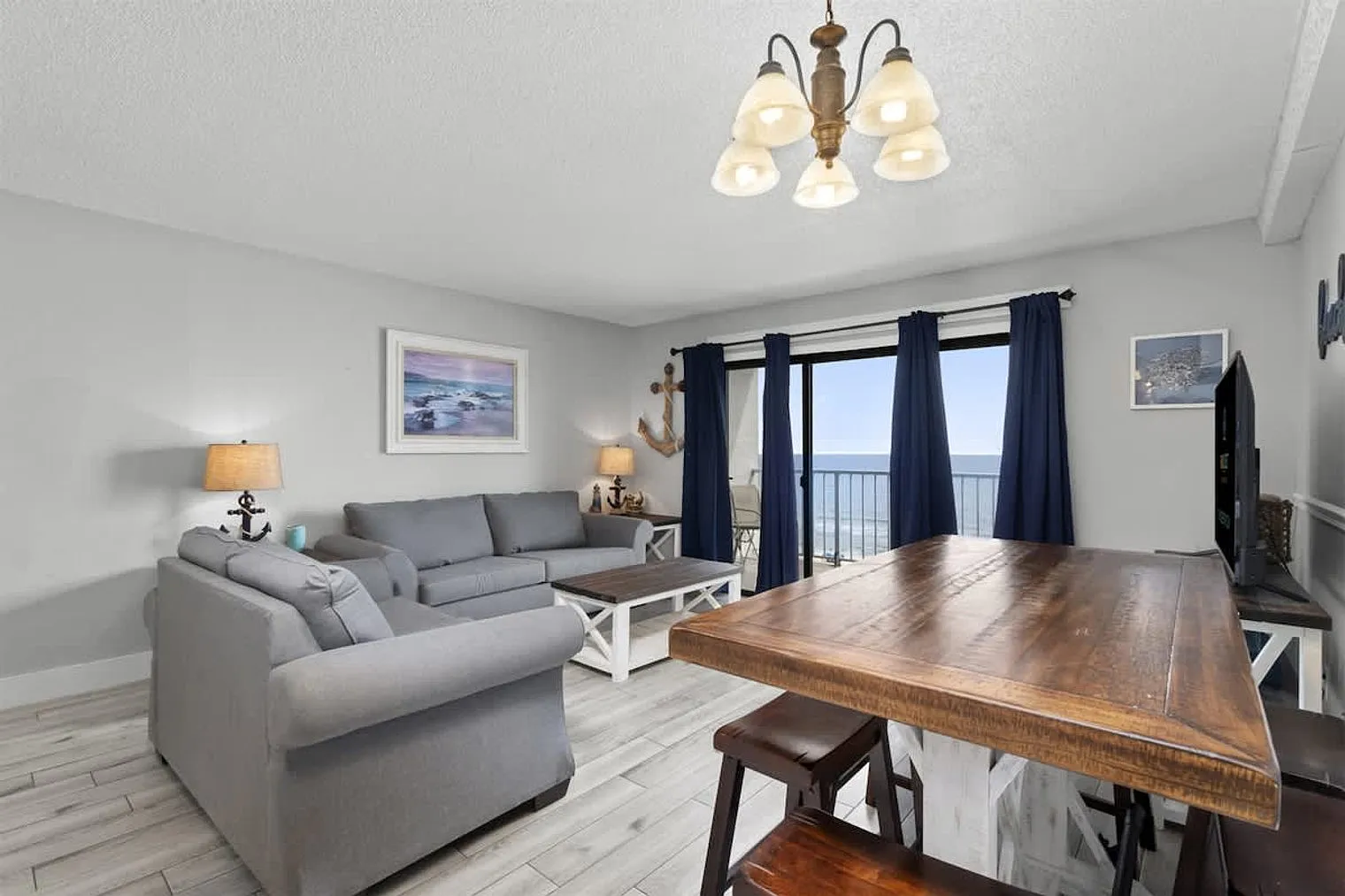 1 bed, 1.0 bath, 731 sqft, $1,502 — Photo 1