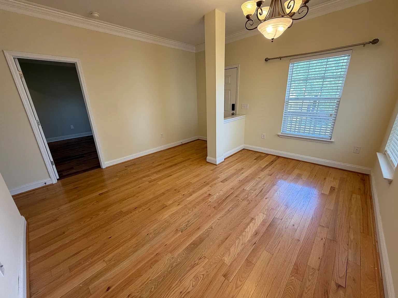 3 bed, 1350 sqft, $2,200 — Photo 4