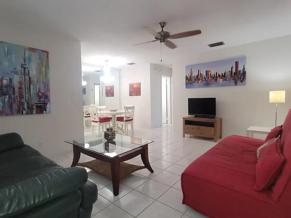 1818 Rodman St #2C
