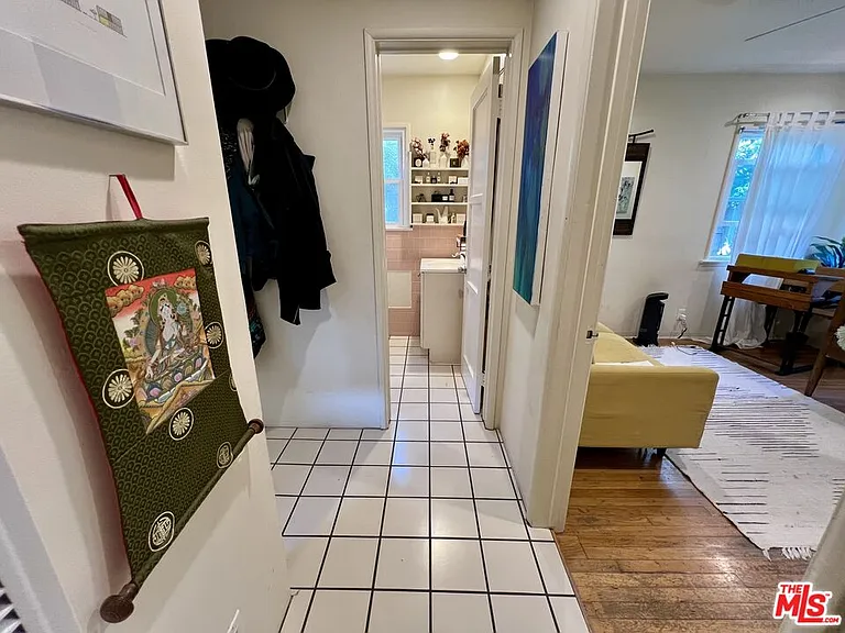 943 Indiana Ave — Photo 10