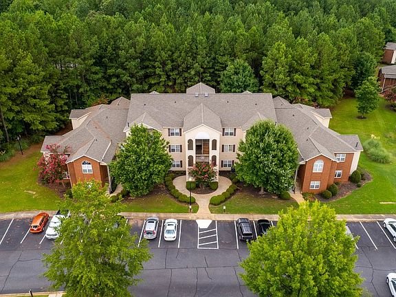 2nd image of 190 Wexford Dr Unit 107