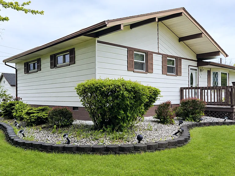 55 Galway Dr — Photo 2