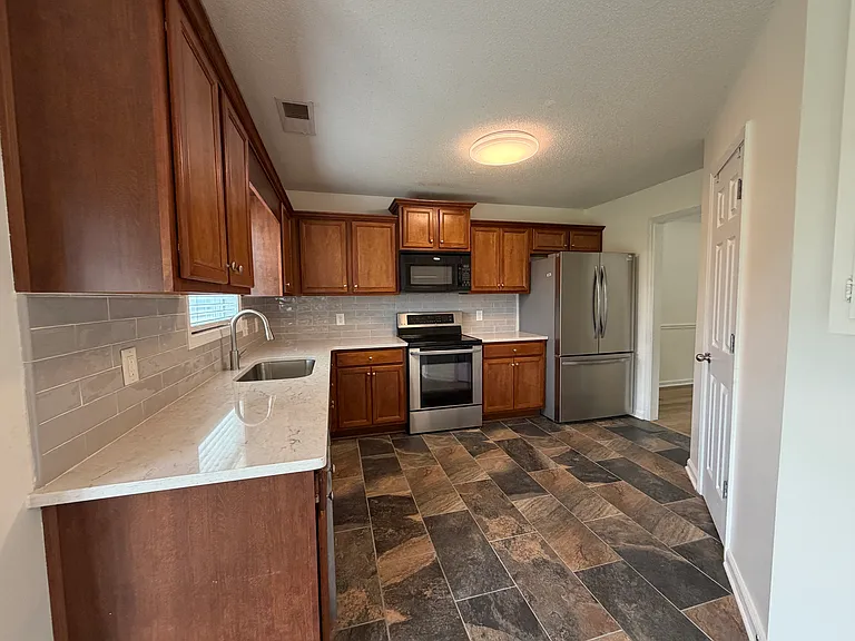3892 Plymouth Rock Dr — Photo 6