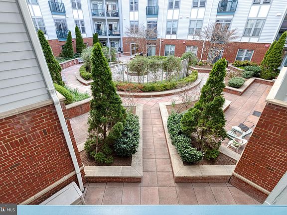 2nd image of 1800 Wilson Blvd #211