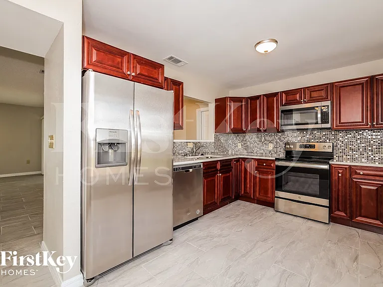 724 Dromedary Dr — Photo 5