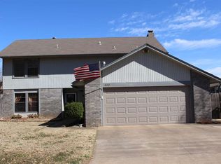 419 Dogwood Ln, Enid, OK 73703