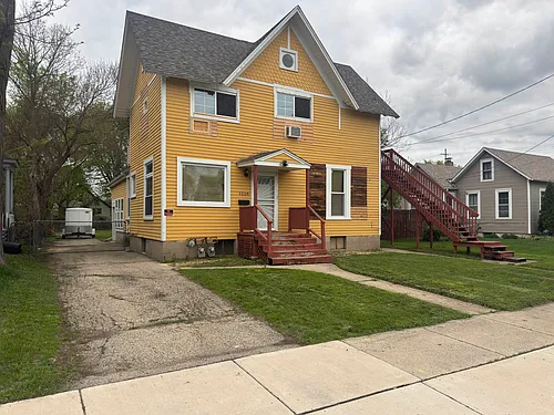 1228 5th Ave #2 Photo 1
