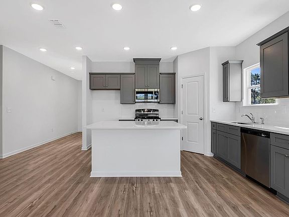 5th image of 167 Sweet Water Ln
